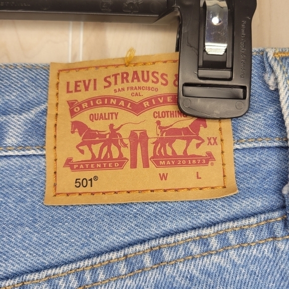 Levi’s 501 Distressed Button-Fly Straight Ankle Jeans Sz 31x26 - Picture 3 of 7
